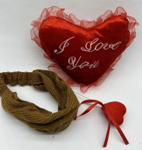 Подарунковий набір для дівчинки: серце на паличці, м'яке серце, пов'язка, К12-1